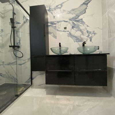 Douche à l'italienne avec receveur extra-plat