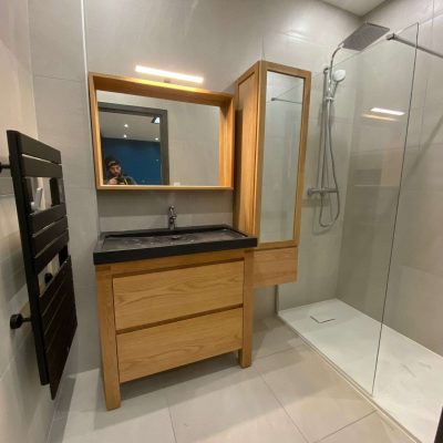 Salle de bain rénovée par un plombier à Lyon